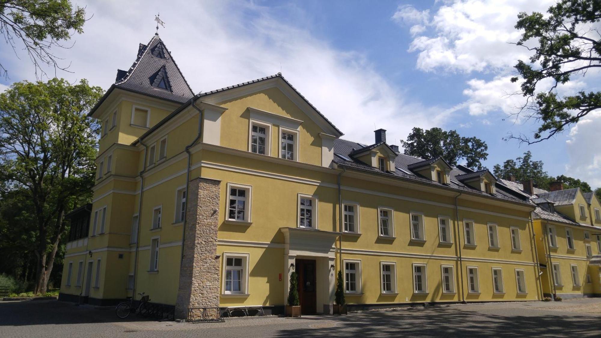 Zakrzów Palac Lucja Bb מראה חיצוני תמונה